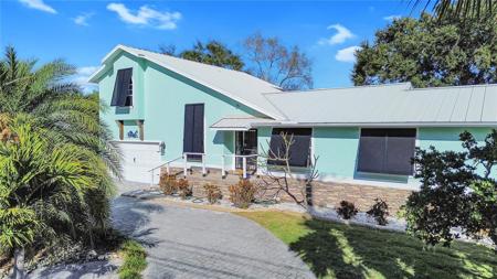 425 N RIVERSIDE DRIVE