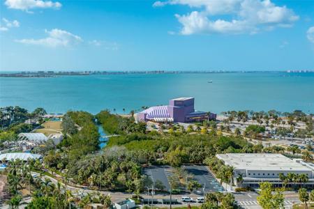 750 N TAMIAMI TRAIL