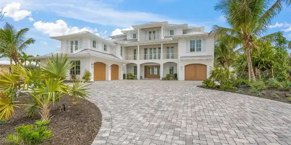 619 KEY ROYALE DRIVE