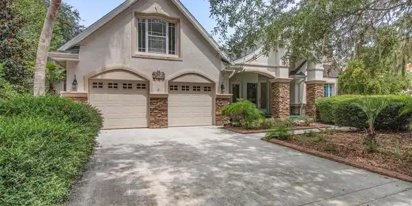 17 GRANDVIEW DRIVE