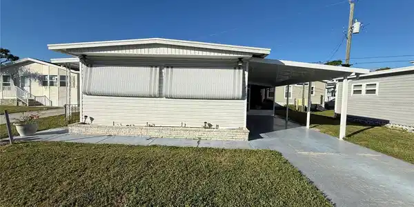 216 OUTER DRIVE E