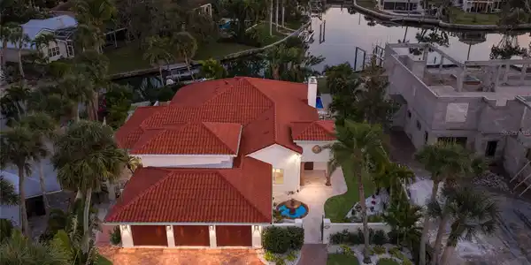 4833 FEATHERBED LANE