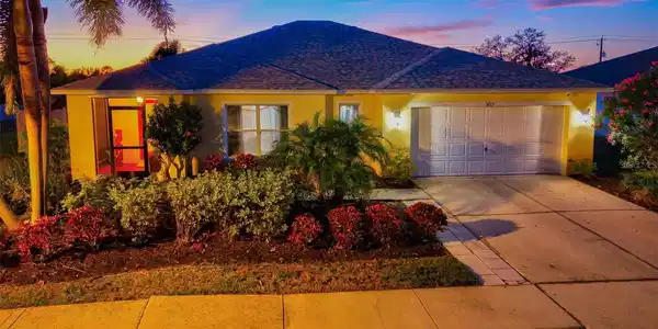 5213 MOON SHELL DRIVE