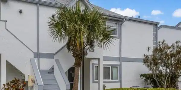 522 BEACH PARK LANE
