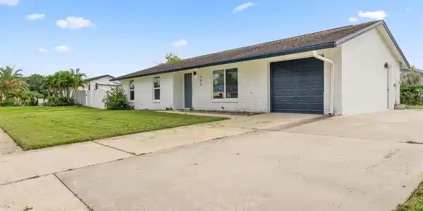 504 RED MANGROVE LANE