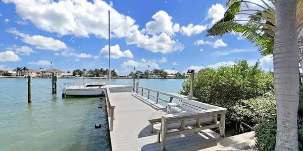339 BATH CLUB BOULEVARD S