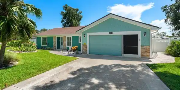 1114 SHERBOURNE WAY