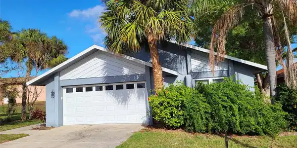 4427 DEWEY DRIVE