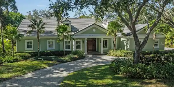 25 SUGAR MILL DRIVE