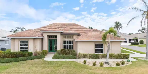 857 MACAW CIRCLE