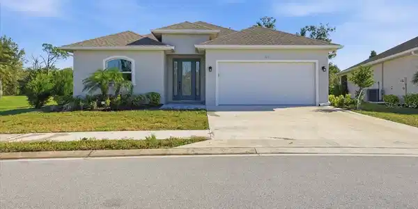 725 REDBUD COURT