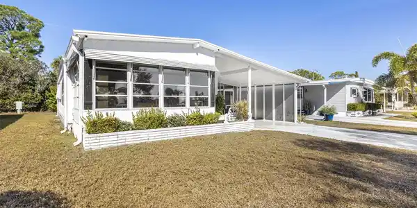228 LA COSTA