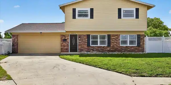 8403 SANDSTONE COURT