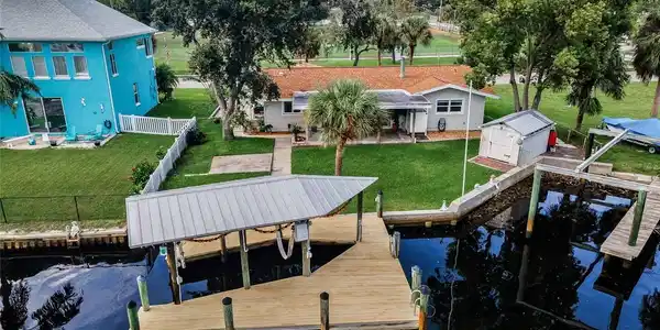 211 W MARTIN LUTHER KING JR DRIVE