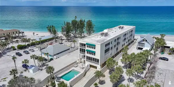 2590 N BEACH ROAD