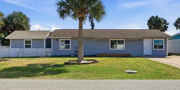 364 PALM CIRCLE