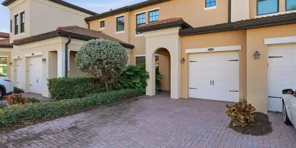 10054 CROOKED CREEK DRIVE