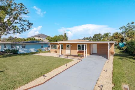 2480 DEL RIO WAY