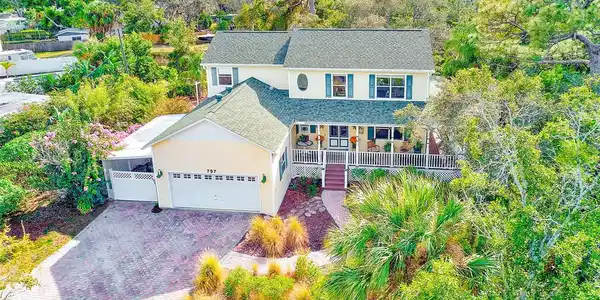 757 BAYSHORE DR