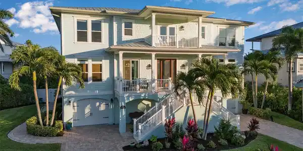 718 KEY ROYALE DRIVE