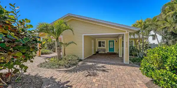 454 PALMETTO COURT
