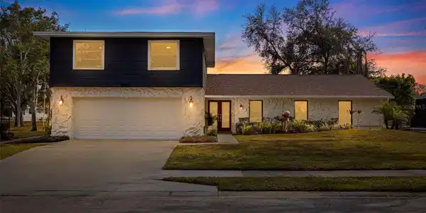 8950 BAYWOOD PARK DRIVE