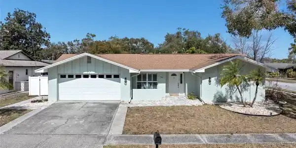 101 CHESTNUT CIRCLE