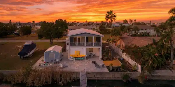 3356 OLEANDER DRIVE