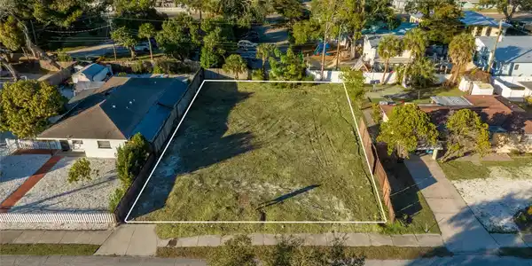2119 BOUGAINVILLEA STREET