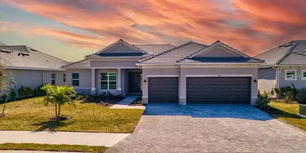 7796 LAKES EDGE LANE