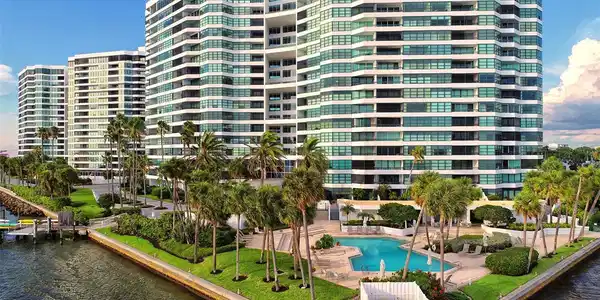 888 BOULEVARD OF THE ARTS