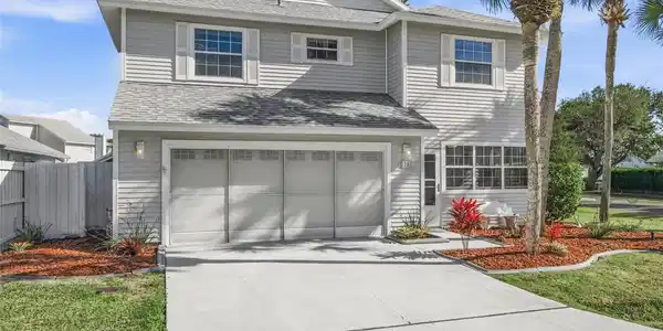 35 BEDFORD DRIVE
