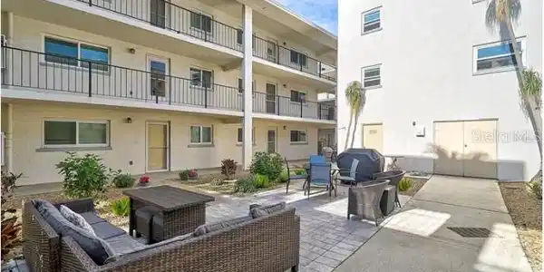 708 TAMIAMI TRAIL S