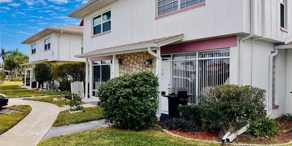 4352 TAHITIAN GARDENS CIRCLE