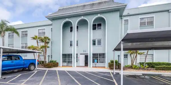 1706 BELLEAIR FOREST DRIVE