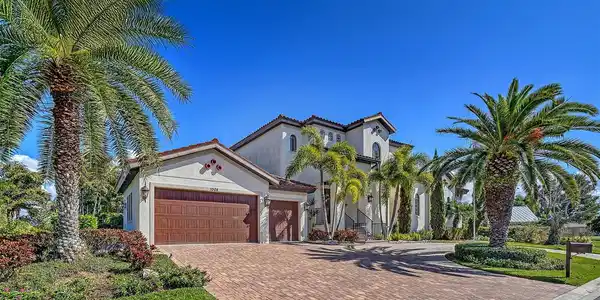 1005 BOGEY LANE