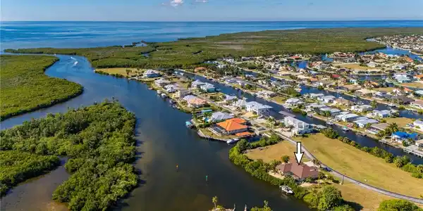 5424 SEA EDGE DRIVE