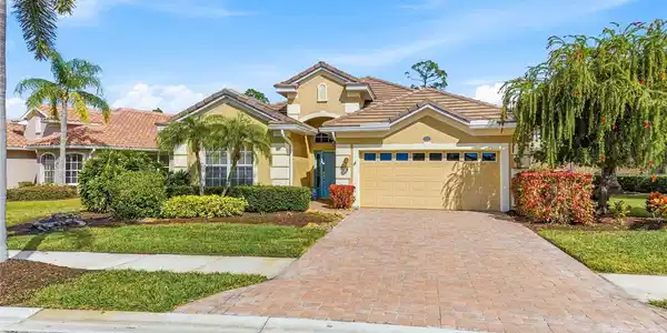 5674 BLUE HERON CIRCLE