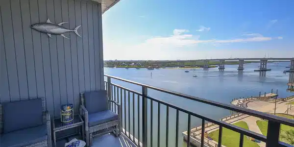101 N RIVERSIDE DRIVE