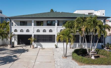 2710 HIBISCUS DRIVE W