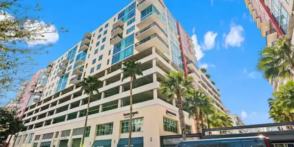 1120 E KENNEDY BOULEVARD
