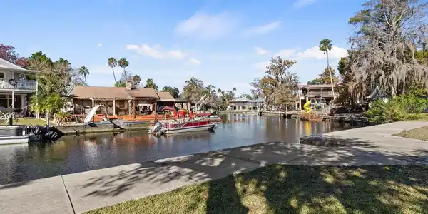 7255 TROPICAL DRIVE