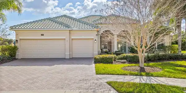 1376 WINDING LAKES CT