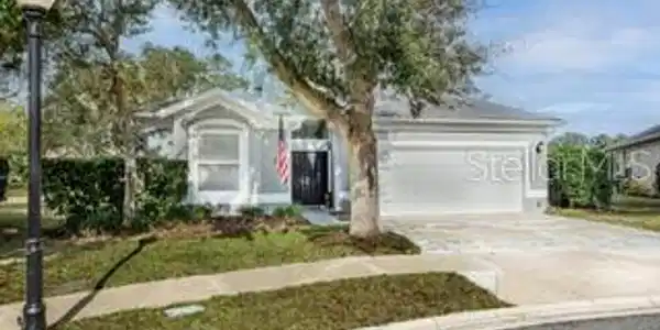 10 GLENEAGLES PLACE