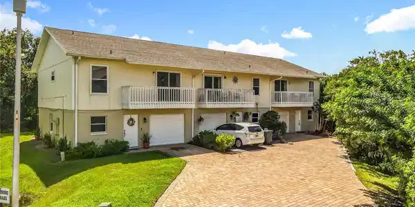717 LAUREL BAY CIRCLE