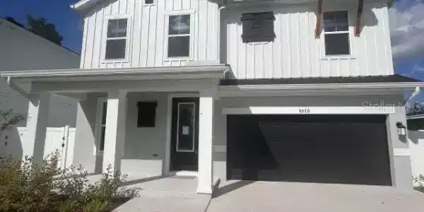 4015 W CASS