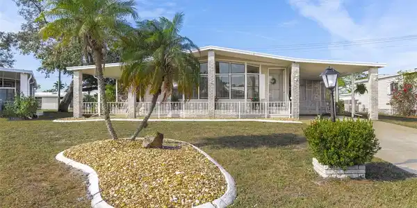 240 HIBISCO DRIVE