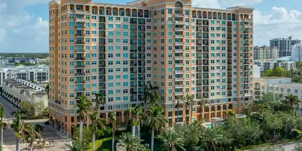 750 N TAMIAMI TRAIL