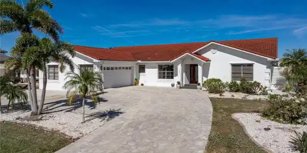 136 CREEK DRIVE SE