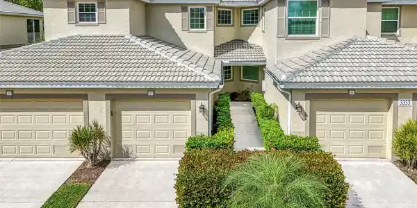 3353 GRAND VISTA COURT